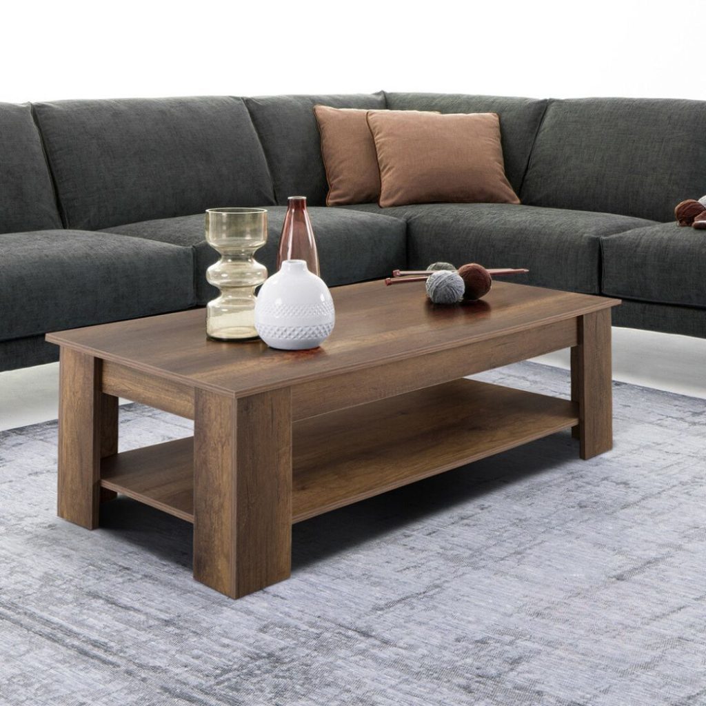 Клуб маса Теодора во дневна соба