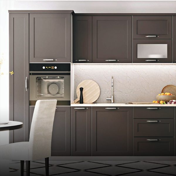 комплет мебел за кујна и трпезарија